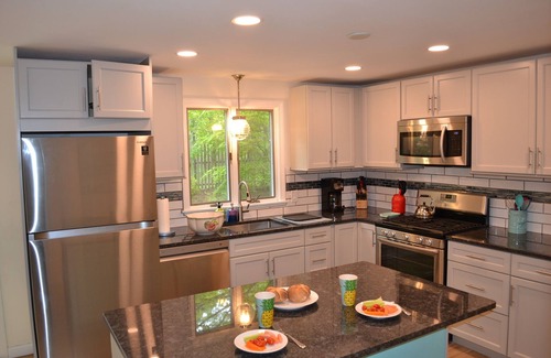 South Chatham Casa | The Boarding House, King bed comfort. Close to Nantucket Sound beaches.