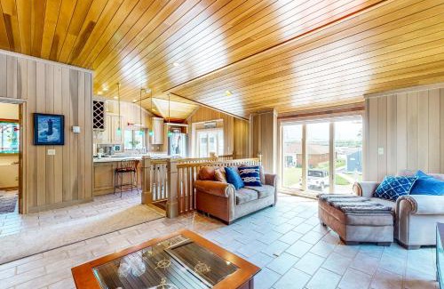 Syracuse Casa | The Boat House