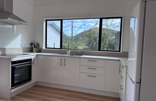 Tolaga Bay Apartamento | The Boat Shed is a boutique, rustic style 2 bedroom studio close to the river.
