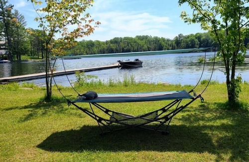 Selwyn Casa | The Boathouse - 3-bedroom Waterfront Cottage
