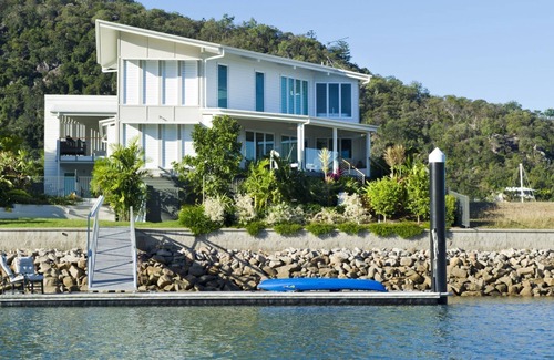 Nelly Bay Casa | The Boathouse is a perfect name for this fantastic holiday home.