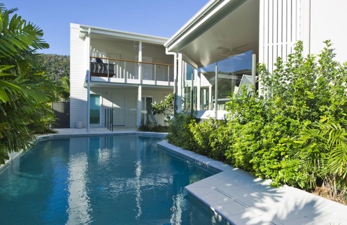 Nelly Bay Casa | The Boathouse is a perfect name for this fantastic holiday home.
