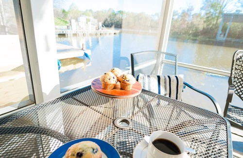 Bainbridge Alquiler De Eote | "The Boathouse" on Flint River @ Bainbridge Marina