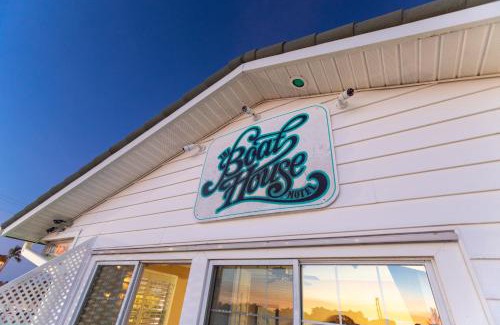 Marco Island Hotel | The BoatHouse