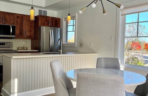 Calabogie Condominio | The Bogie Basecamp (Ski-in/out)
