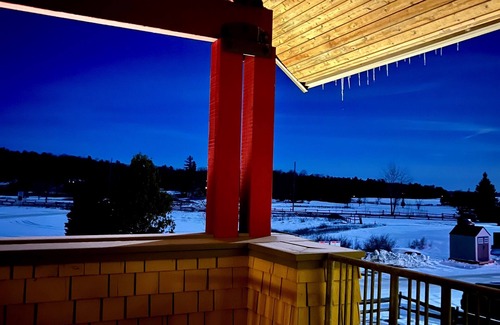 Calabogie Condominio | The Bogie Basecamp (Ski-in/out)