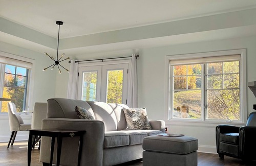 Calabogie Condominio | The Bogie Basecamp (Ski-in/out)