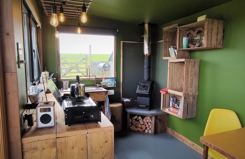 Treator Cabina | The Bolt Hole