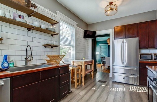 Bonnycastle Casa | The Bonnycastle 6BR New Orleans Speakeasy Hot Tub, Private Backyard & Playground