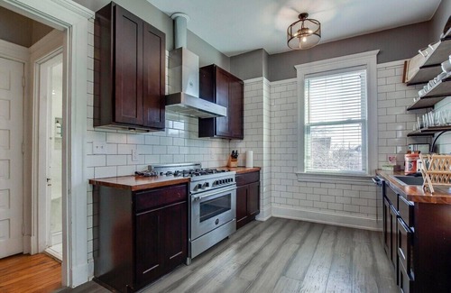 Bonnycastle Casa | The Bonnycastle 6BR New Orleans Speakeasy Hot Tub, Private Backyard & Playground