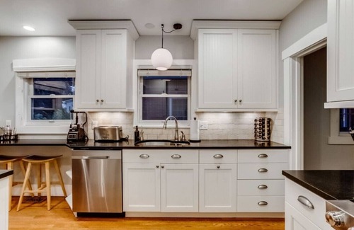 Washington Park West Casa | The Bonsai Bungalow | Hot Tub | Game Room