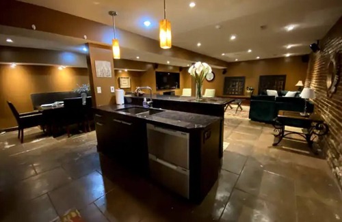 Downtown Apartamento | The Bootlegger's Hideaway
