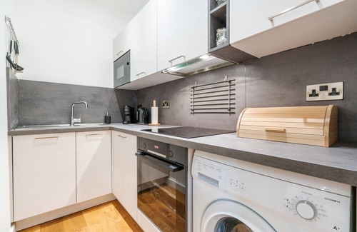 Sheffield Cabaña | THE BOTANICAL FLAT 1, pet friendly in Sharrow