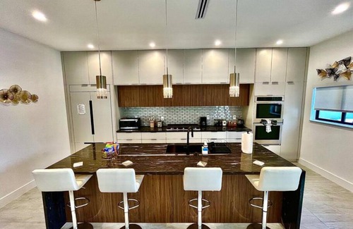 Victoria Park Casa | The Botanical Oasis Las Olas
