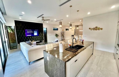 Victoria Park Casa | The Botanical Oasis Las Olas