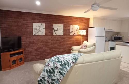 Tumut Casa | El Bottlebrush, 2 dormitorios, Villa Unidad, Adosado