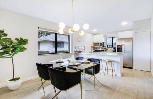 Palm Beach Gardens Cabaña | The Bougie Bungalow, PGA