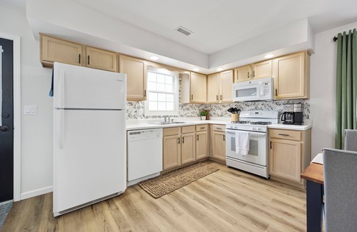 Bloomington Condominio | The Bougie Bloomington - Charming 2-bedroom condo in Bloomington