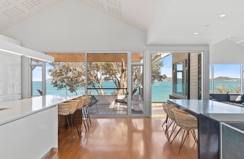 Hawks Nest Casa | The Boulevarde at its best