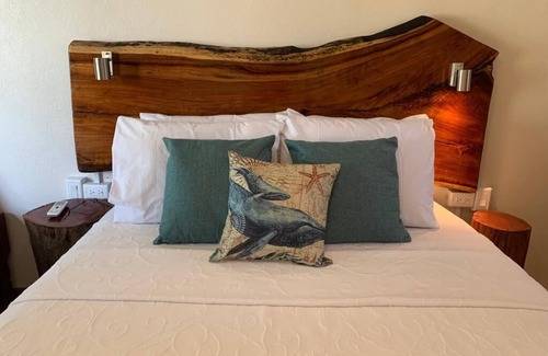 Cayo Corker Hotel | The Bounty Boutique Bohemian Hotel