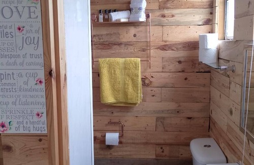 Earnley Cabina | The Box enjoy this beautiful self catering lodge
