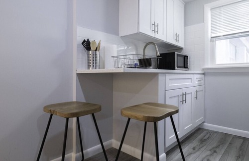 Old Mystic Apartamento | The Bradley Studio · Near Mystic, Casinos + USCGA
