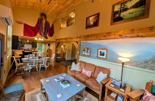 Elizabethtown Cabina | The Branch - secluded mountain lodge with hot tub