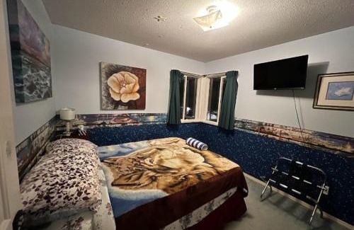 Townline Hill Cama Y Desayuno | The Breakfast Suite with 2 Queen beds in Fraser Valley Getaway R1