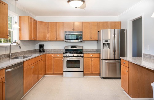 Crestwood South Casa | The Brewery District Bungalow