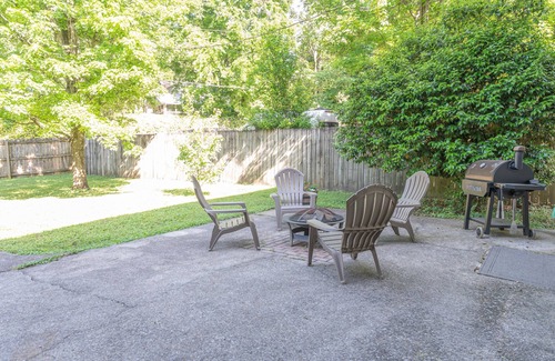 Crestwood South Casa | The Brewery District Bungalow