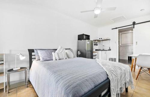 Bellara Apartamento | The Brick Batch - holiday unit!