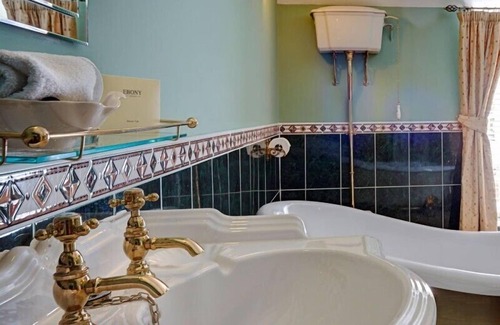 Mawddwy Hotel | The Brigands Inn