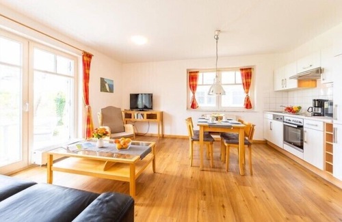 Juliusruh Apartamento | The bright and modern apartment has a living space of approx.