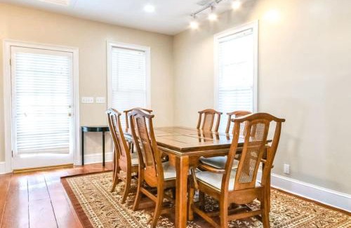 Columbus Casa | The Broadway Bungalow Walk to Riverwalk Dining!
