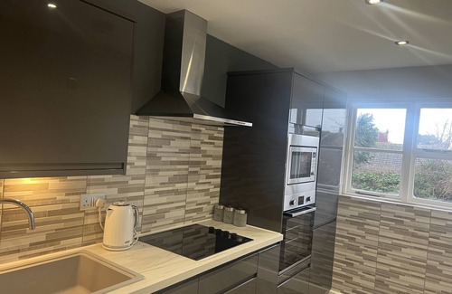 Herne Bay Apartamento | The Broadway Retreat With Parking