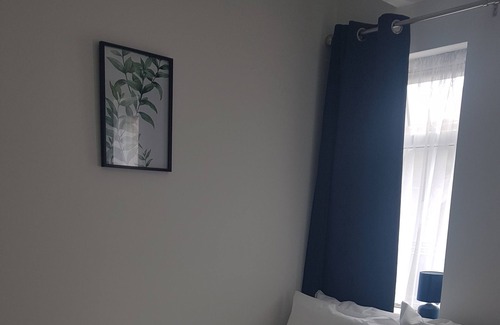 Leicester Casa | The Broadway Rooms with parking and restaurant, close to National Space Centre