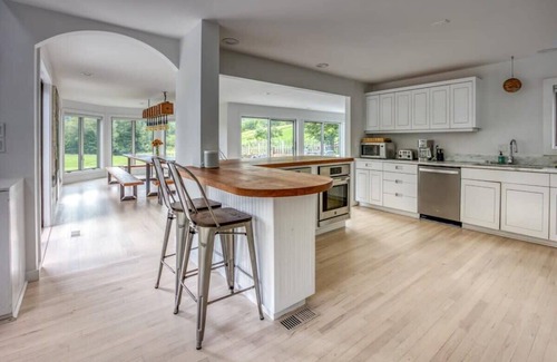 Williamstown Casa | The Brookman: Renovated 6000 SF Estate On 40 Acres