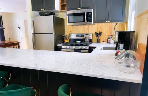 East Dover Casa | The Brookside Lodge & Cottage