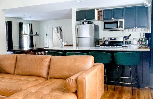 East Dover Casa | The Brookside Lodge & Cottage