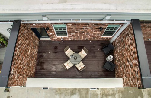 Downtown Casa | The Brownstone - 1 Block From Dtwn Square