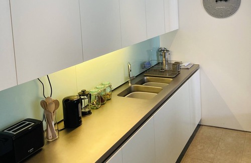 Plymouth Apartamento | The Bruce @ RWY Entire Apartment - sleeps 11 guests in 3 bedrooms