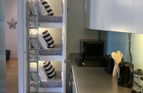 Plymouth Apartamento | The Bruce @ RWY Entire Apartment - sleeps 11 guests in 3 bedrooms