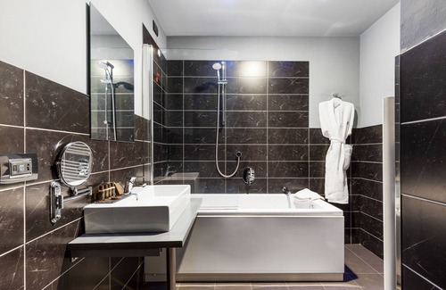 Farringdon Hotel | The Bryson Hotel