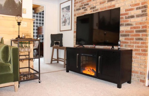 Bartlett Casa | The Bubbly Bear - Attitash, N Conway, Relaxed Luxe