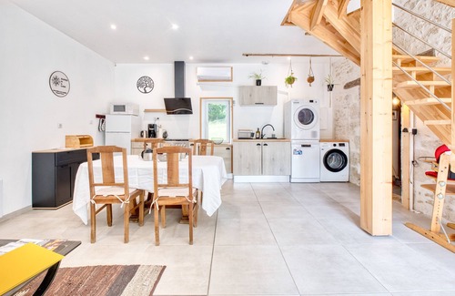 Plaisance Casa | El Buffet de la Gare: Casa rural histórica con terraza privada en el corazón del Périgord Pourprea