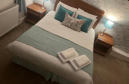 Ludwel Cama Y Desayuno | The Bull Hotel