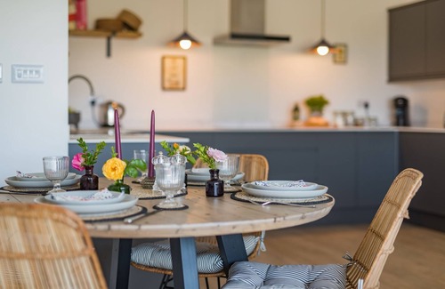 Ashford Cabaña | The Bull Pen by Bloom Stays - a holiday let that sleeps 4 guests in 2 bedrooms