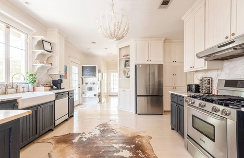 Mid City South Casa | The Bungaleaux - Charmer Very Close to LSU, ON St. Paddy's Day Parade Route!