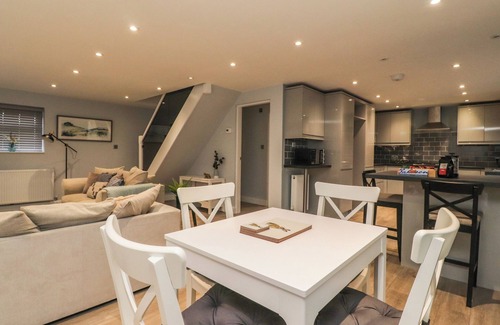 Adlington Cabaña | THE BUNGALOW AT 46 CHURCH ST, pet friendly in Adlington