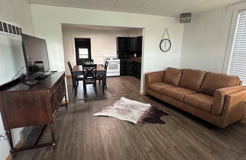 Claflin Casa | The Bungalow House; 2 Bed 1 bath; minutes from Cheyenne Bottoms! Pet Friendly.